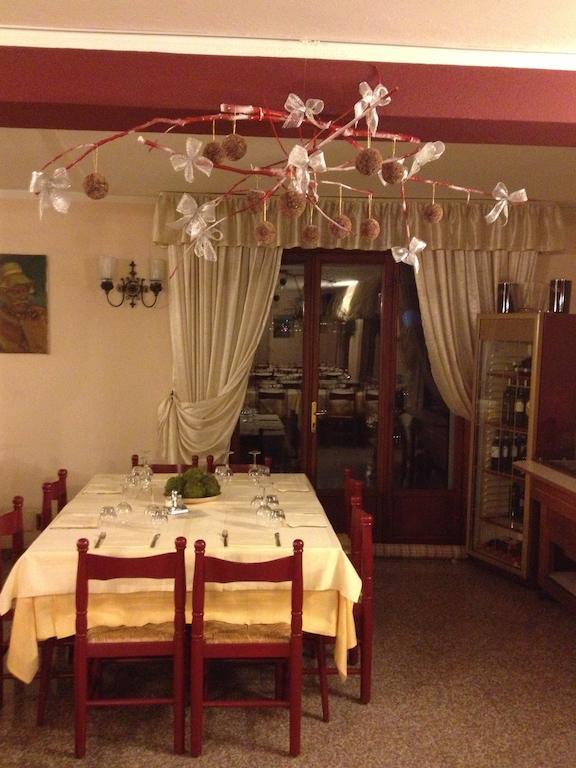 Albergo Ristorante Punta Dell'Est Clusane Exterior photo